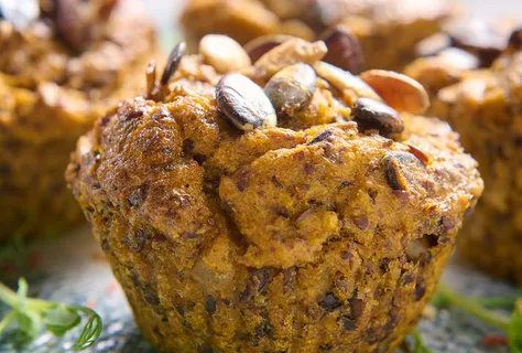 Süsskartoffel-Muffins mit Spinat und Oliven