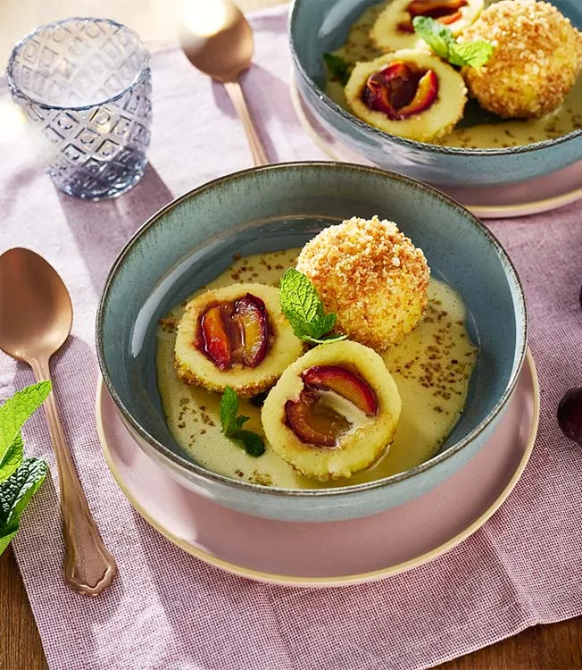 Böhmische Knödel mit Zwetschgen & Panko