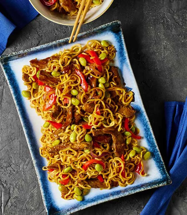 Teriyaki-Nudeln mit Steakstreifen