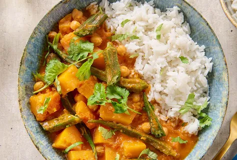 Kürbis-Okra-Ragout mit Reis
