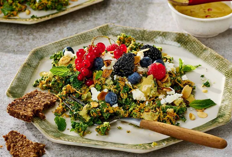 Grünkohl-Brokkoli-Salat mit Feta