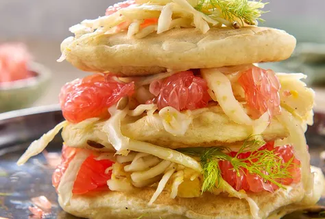 Vegane Pancakes mit Fenchel-Krautsalat