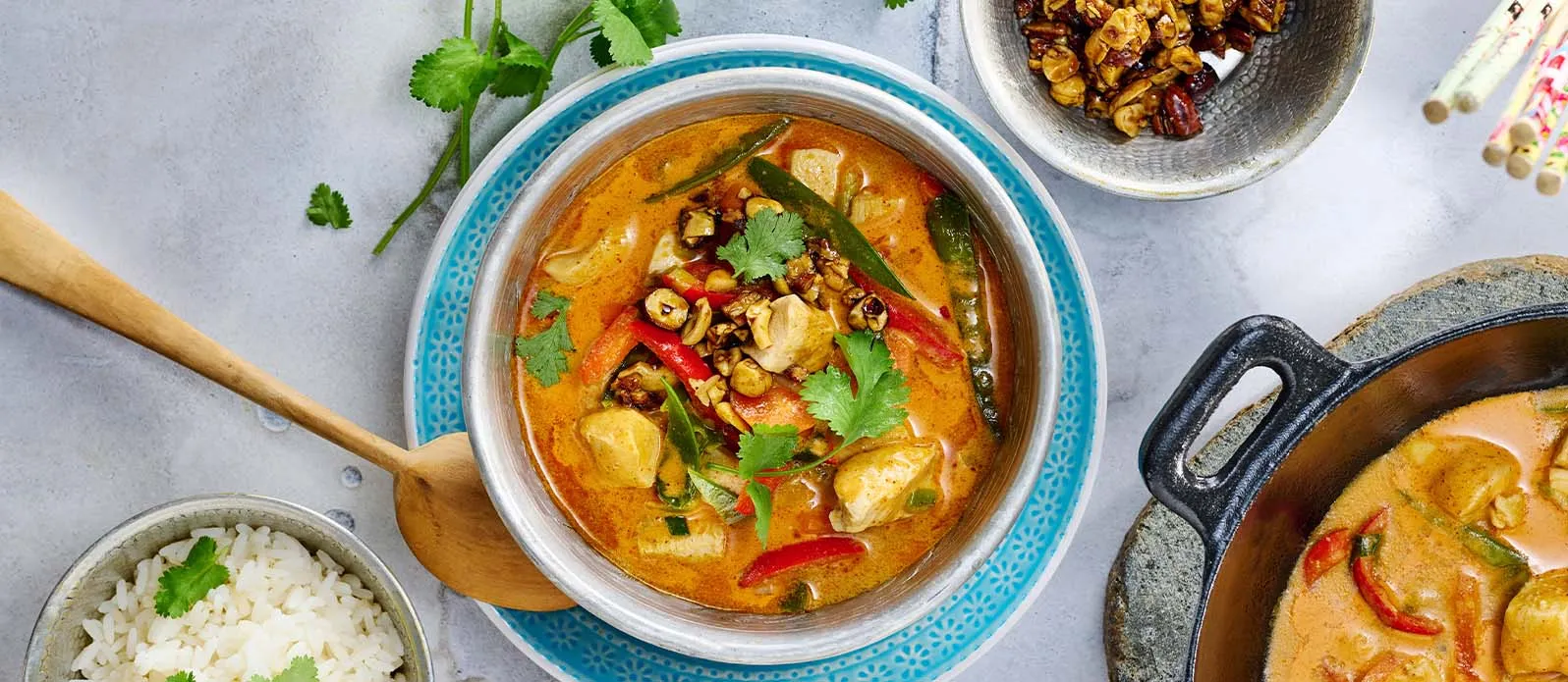 Rotes Thai-Curry mit Poulet und Kokos