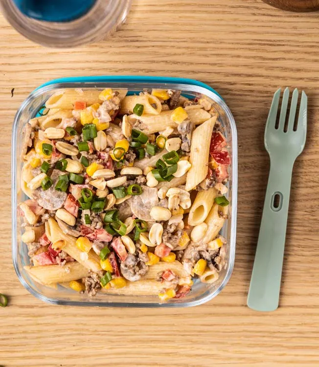 Nudelsalat mit Rindfleisch und Pilzen