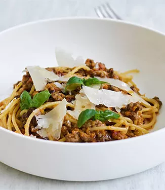 Schnelle Bolognese mit einem Kick Umami